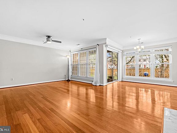 4th image of 2800 Emma Lee St APT 101