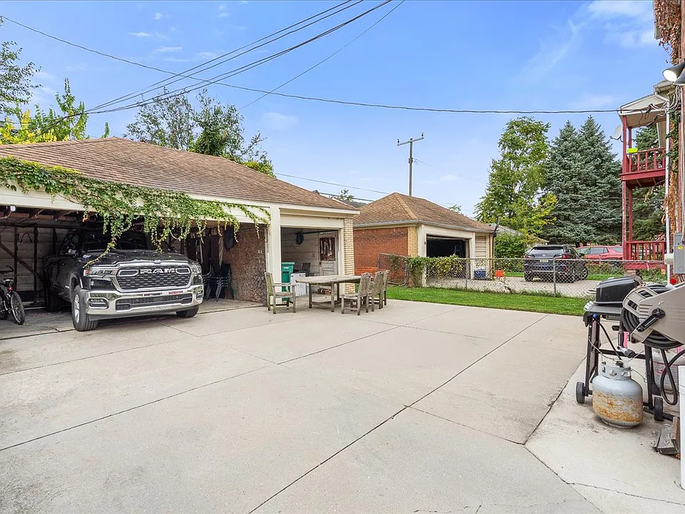 1407 Somerset Ave