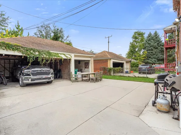 1407 Somerset Ave, Grosse Pointe Park, MI 48230