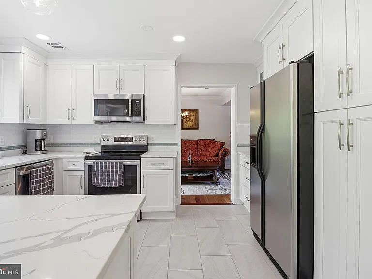 1509 Farsta Ct — Photo 6