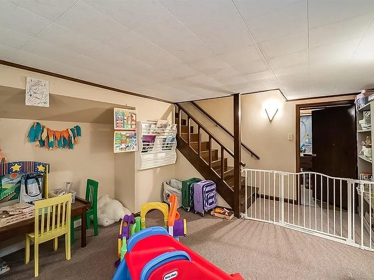 217 Romany Rd — Photo 12