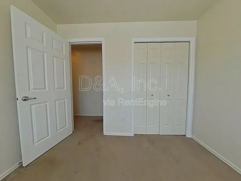 3523 SE Midvale Dr — Photo 8