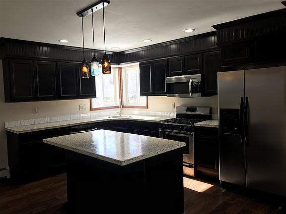 3rd image of 705 W Pershing Ave