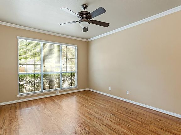 4th image of 923 Rosemoor Dr