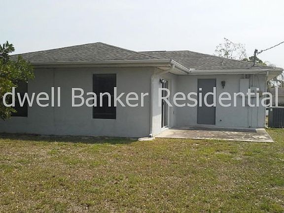 2nd image of 1556 SE Crowberry Dr