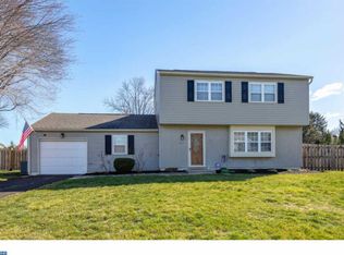 255 Estelle Ln, Warminster, PA 18974