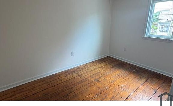 4th image of 128 Johnson St APT B