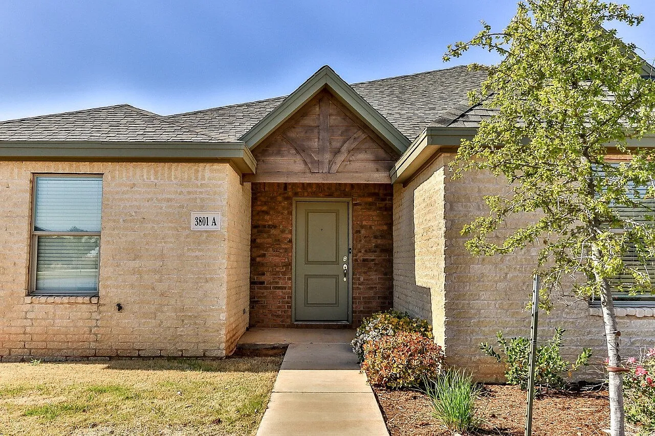 3 bed, 2.0 bath, 1550 sqft, $1,600 — Photo 1