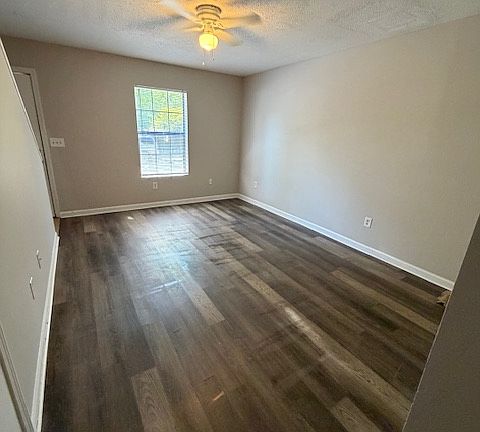 3rd image of 6022 Miami St #3