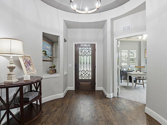 5th image of 1004 Tara Dr