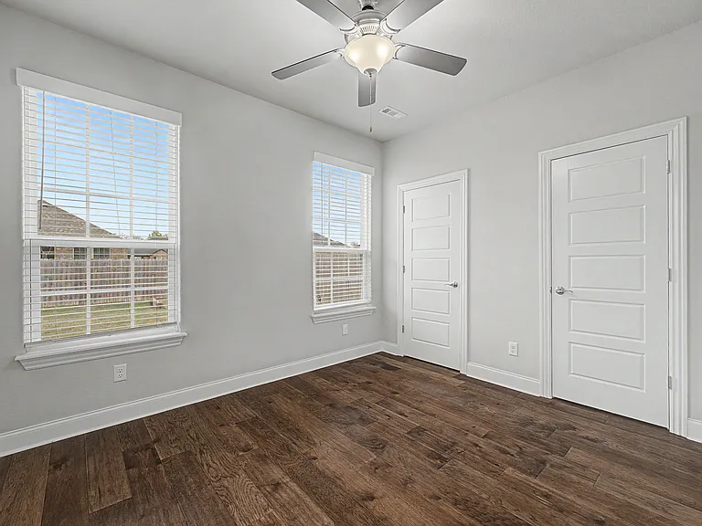 431 Linda Ln — Photo 18