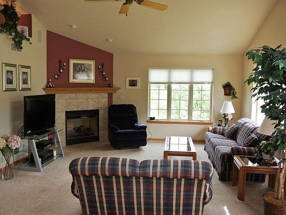 4th image of W162N5558 Westwind Dr