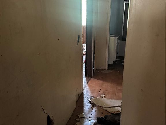 5th image of 647 Filbert Heights Rd