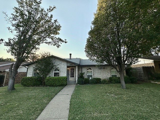 1st image of 6413 Fallbrook Dr
