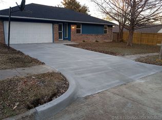 110 W Honolulu St, Broken Arrow, OK 74012