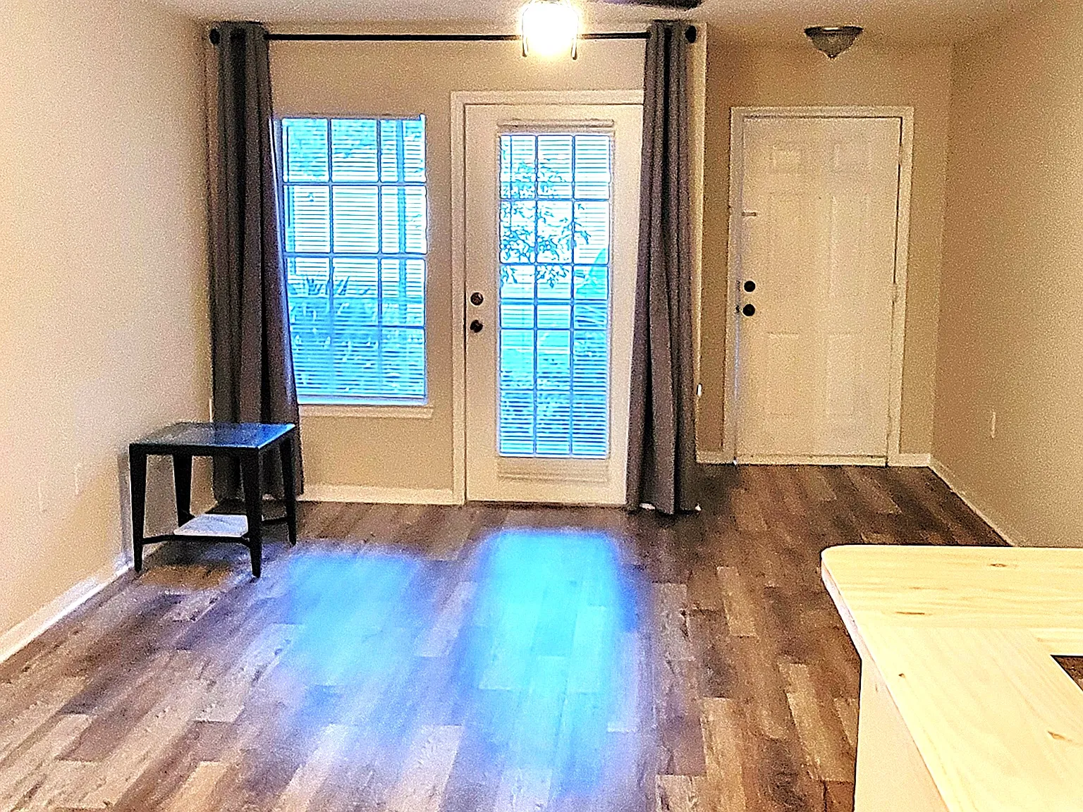 2 bed, 996 sqft, $1,550 — Photo 3