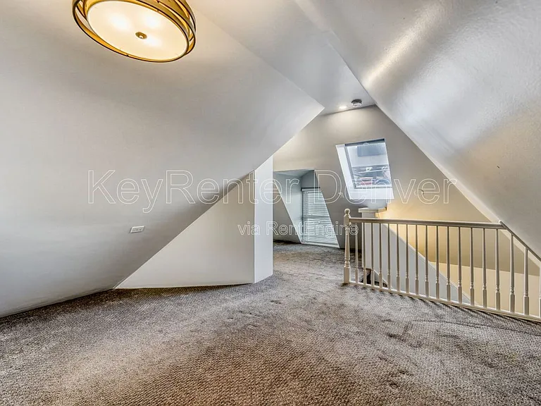 1328 E 22nd Ave — Photo 5