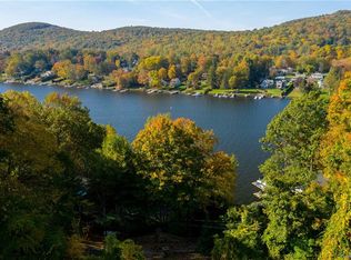 16 Sunset Dr, New Fairfield, CT 06812