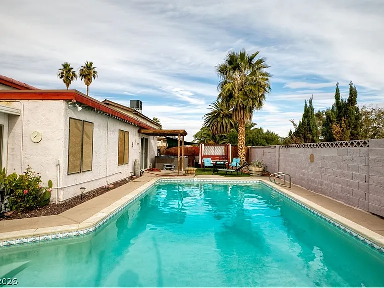 3956 Clear View Dr — Photo 29