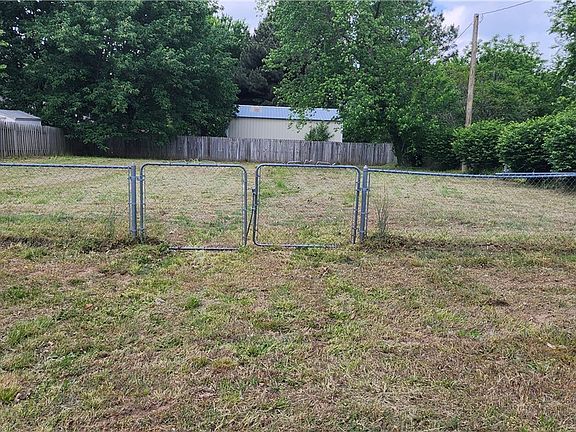 3rd image of LOT 10 SE K St
