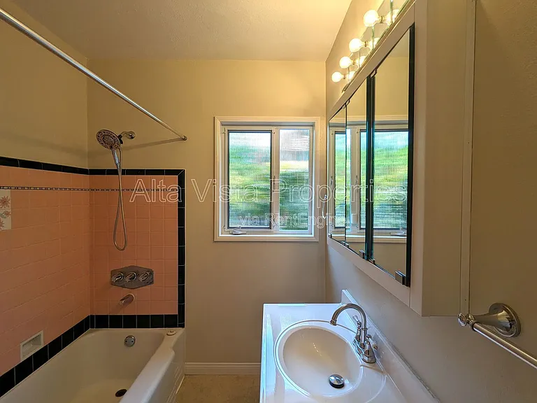 5115 Manchester Rd — Photo 14