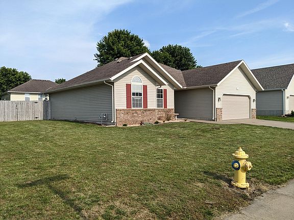 2nd image of 514 N Claremont Pl