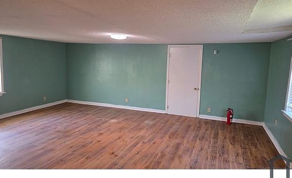 5th image of 2647 Banks Ave