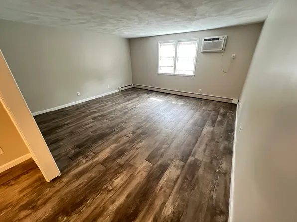 362 Elm St, Gardner, MA 01440