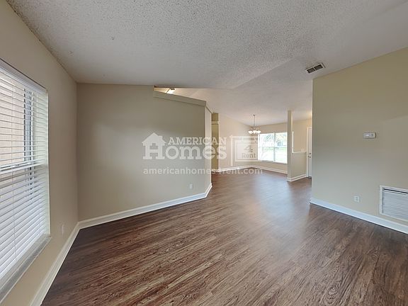 4th image of 15341 Lafite Ln