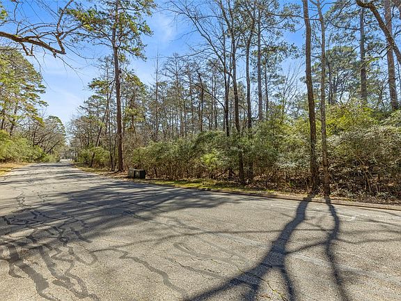 3rd image of 5 Bay Hill Rd