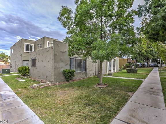 5th image of 4627 Monterey Cir Unit 1