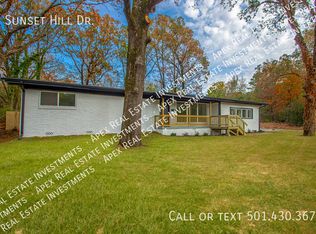4 Sunset Hill Dr, Little Rock, AR 72227