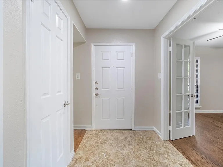 4424 Odessa Dr — Photo 5