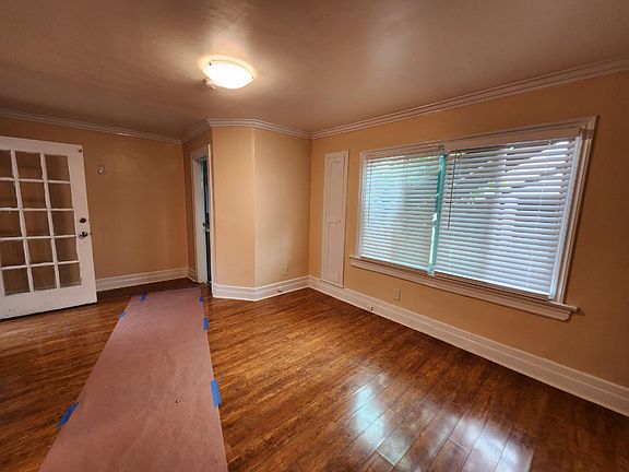 2nd image of 148 1/2 S Berendo St