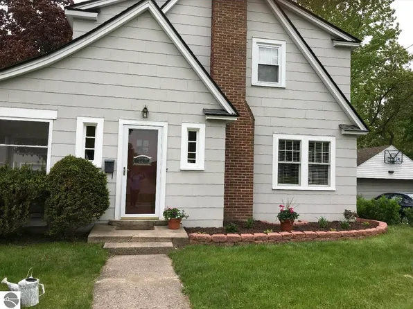 227 N 1st St, West Branch, MI 48661