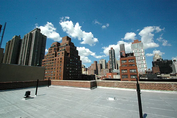 Rented by BLU Real Estate | media 22