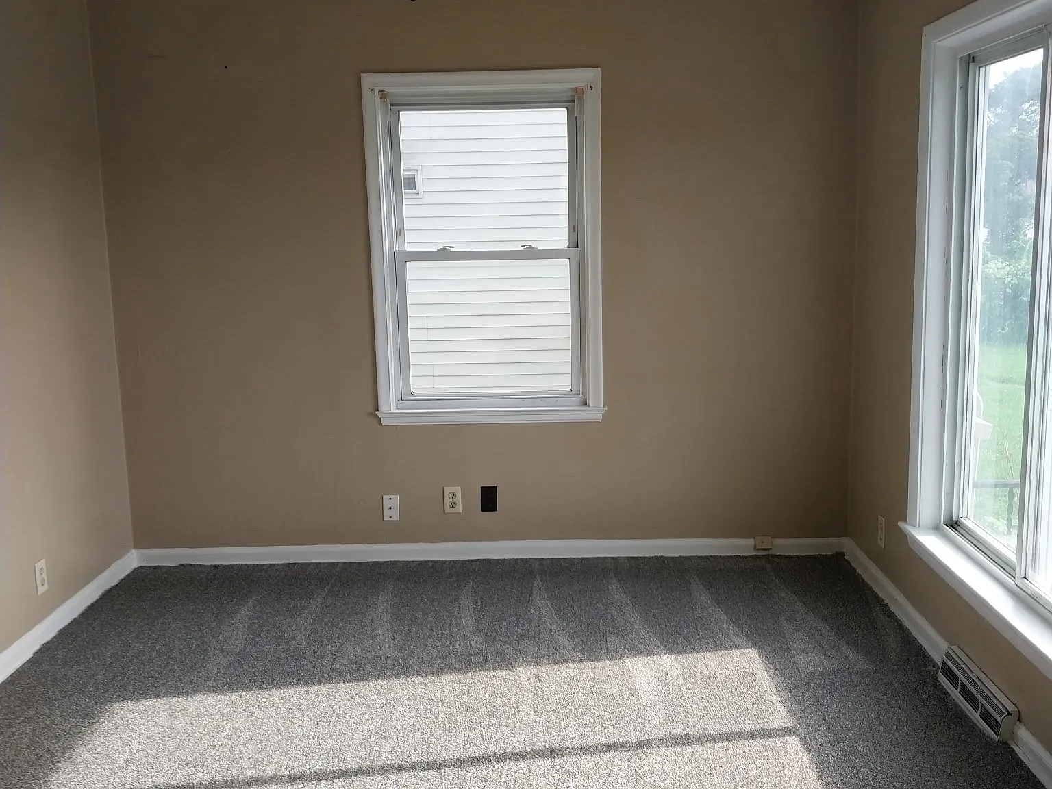 2 bed, 755 sqft, $1,145 — Photo 1