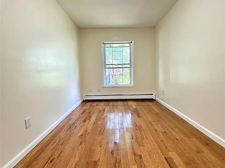 2069 Lacombe Ave #2 — Photo 6