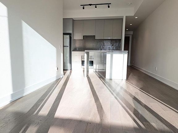 3rd image of 7 Grenville St #3012