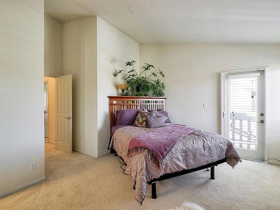 3rd image of 280 Heron Dr