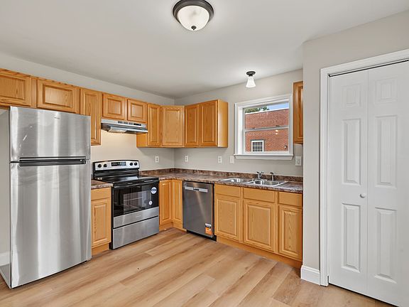 4th image of 35 Canby St #3