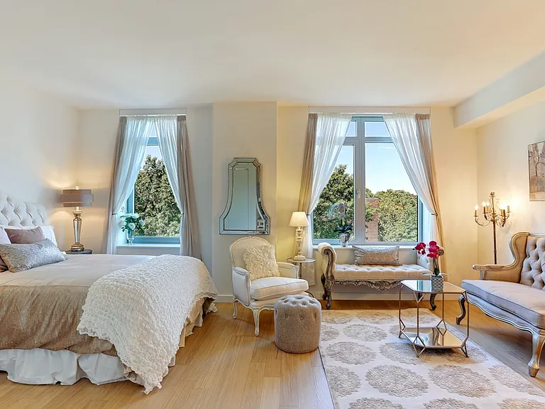180 Myrtle Ave #5T — Photo 1
