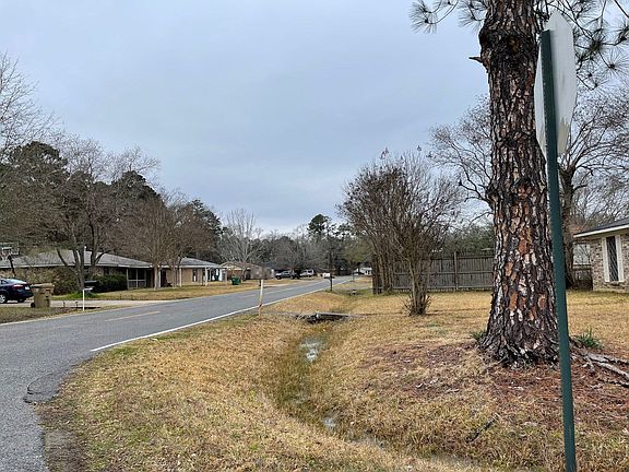 5th image of 225 W Heights Dr