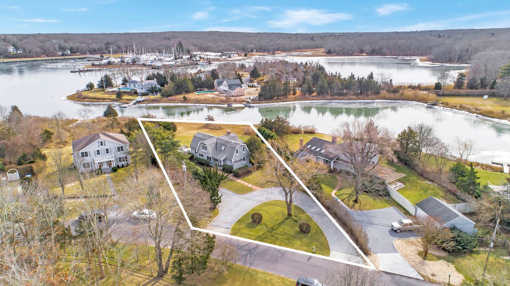  AERIAL - IN HAMPTON WATERS