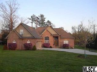 3740 Glenn Oaks Dr, Maiden, NC 28650