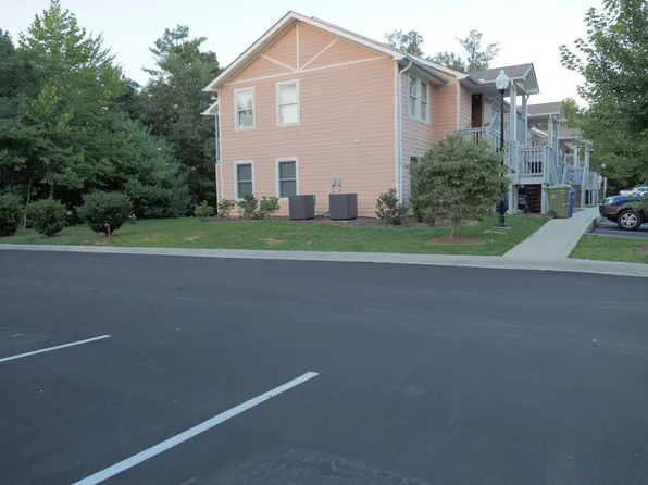 CATM 45, 45 Charleston Ct #34c67d068, Hendersonville, NC 28792