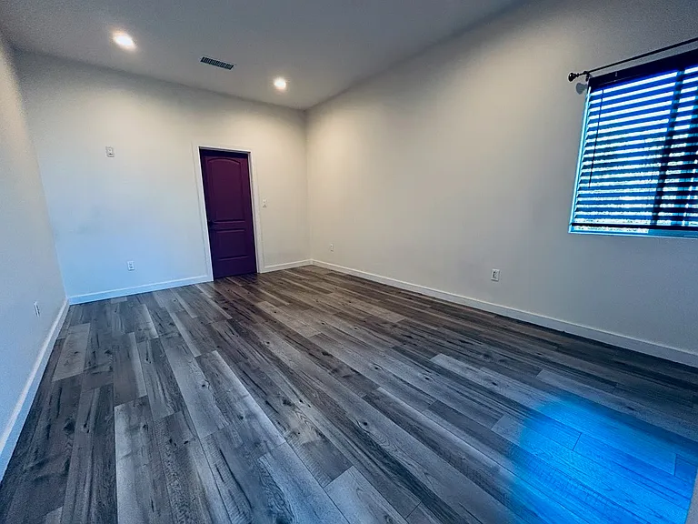 13859 Valerio St — Photo 16
