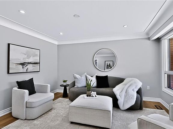 5th image of 38 Deerhurst Rd