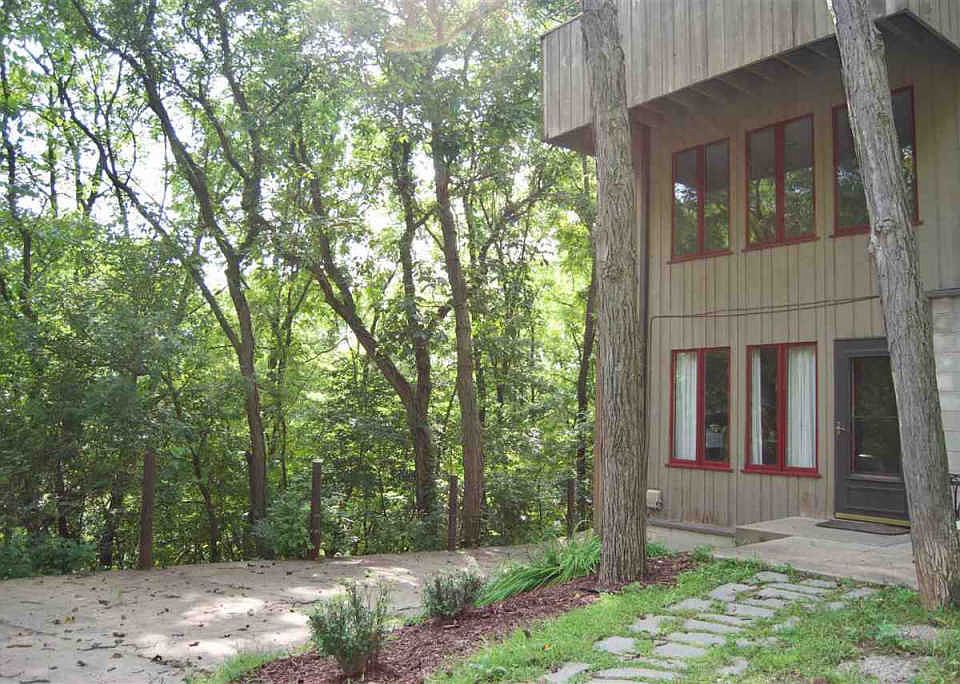 1st image of 700 Sunny Ln