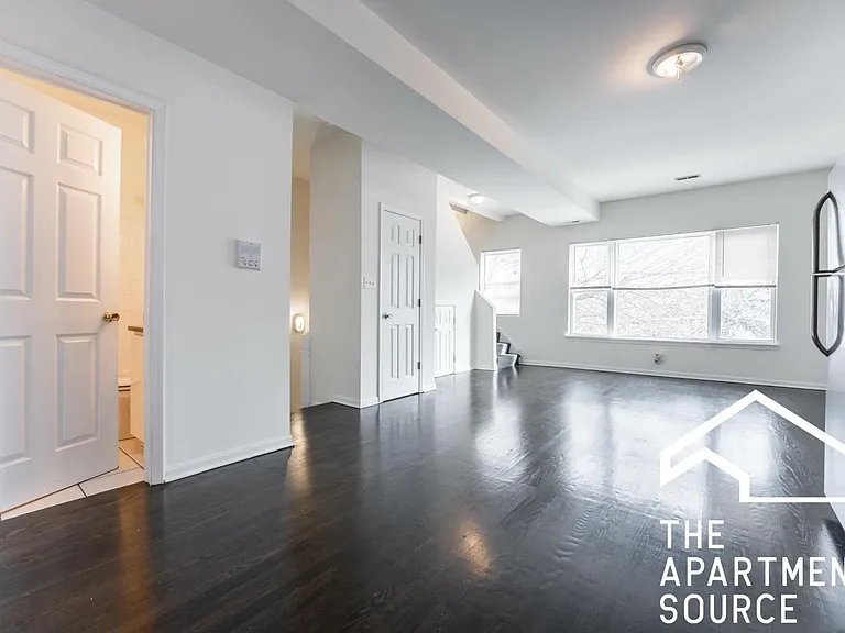 2438 N Ashland Ave #2F — Photo 3
